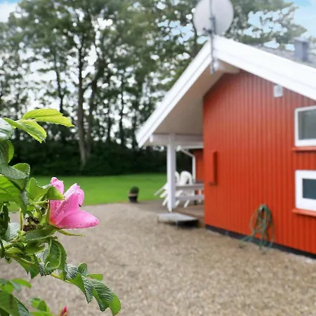Three-bedroom Holiday In 2 度假居 *